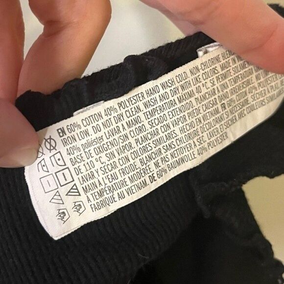 Forever 21 Black Ribbed Cropped Short Sleeve Top Size Medium - Picture 5 of 5